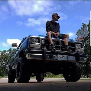 Meet your Posher, Holden